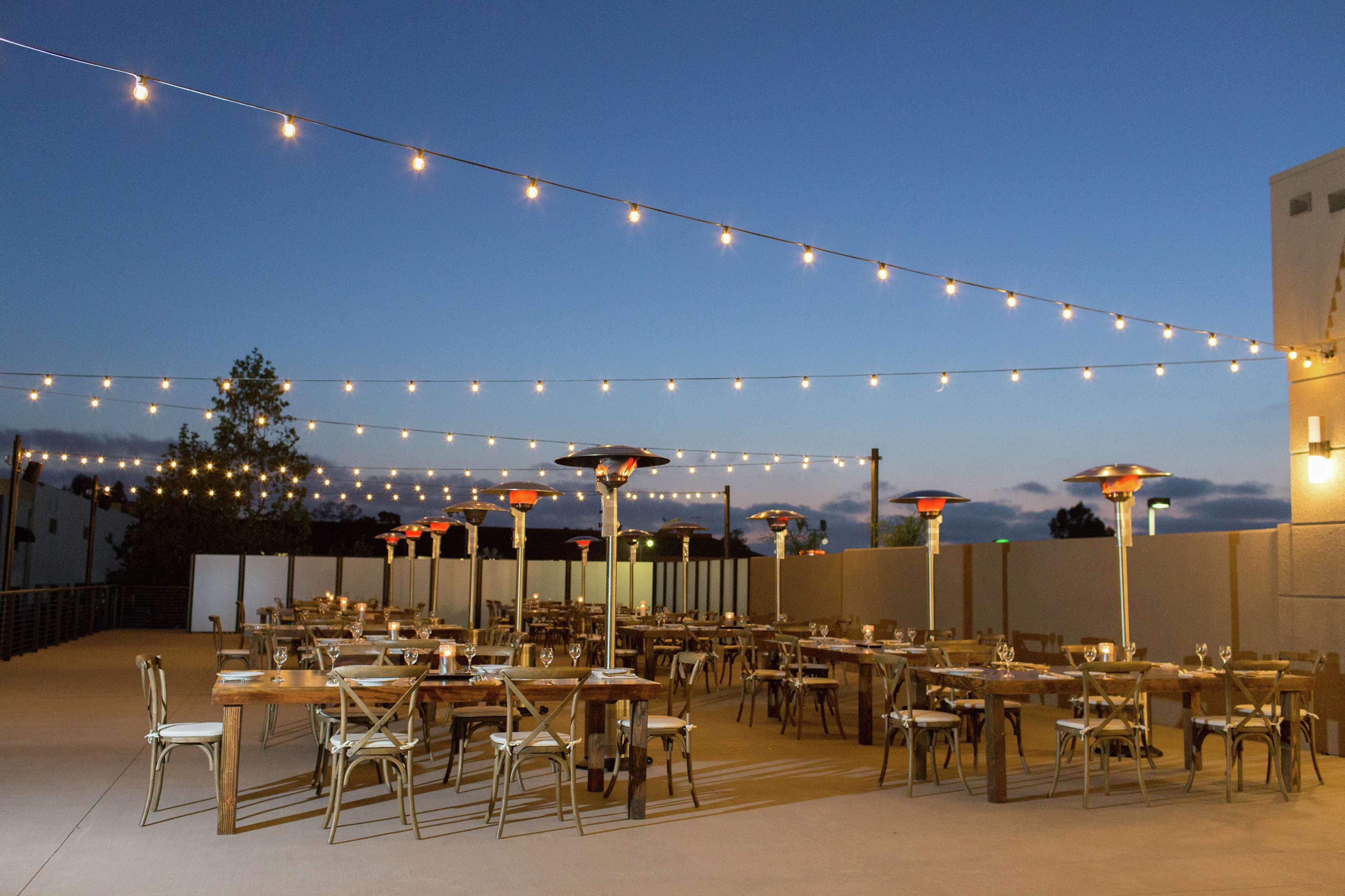 Hilton San Diego Mission Valley Exterior photo