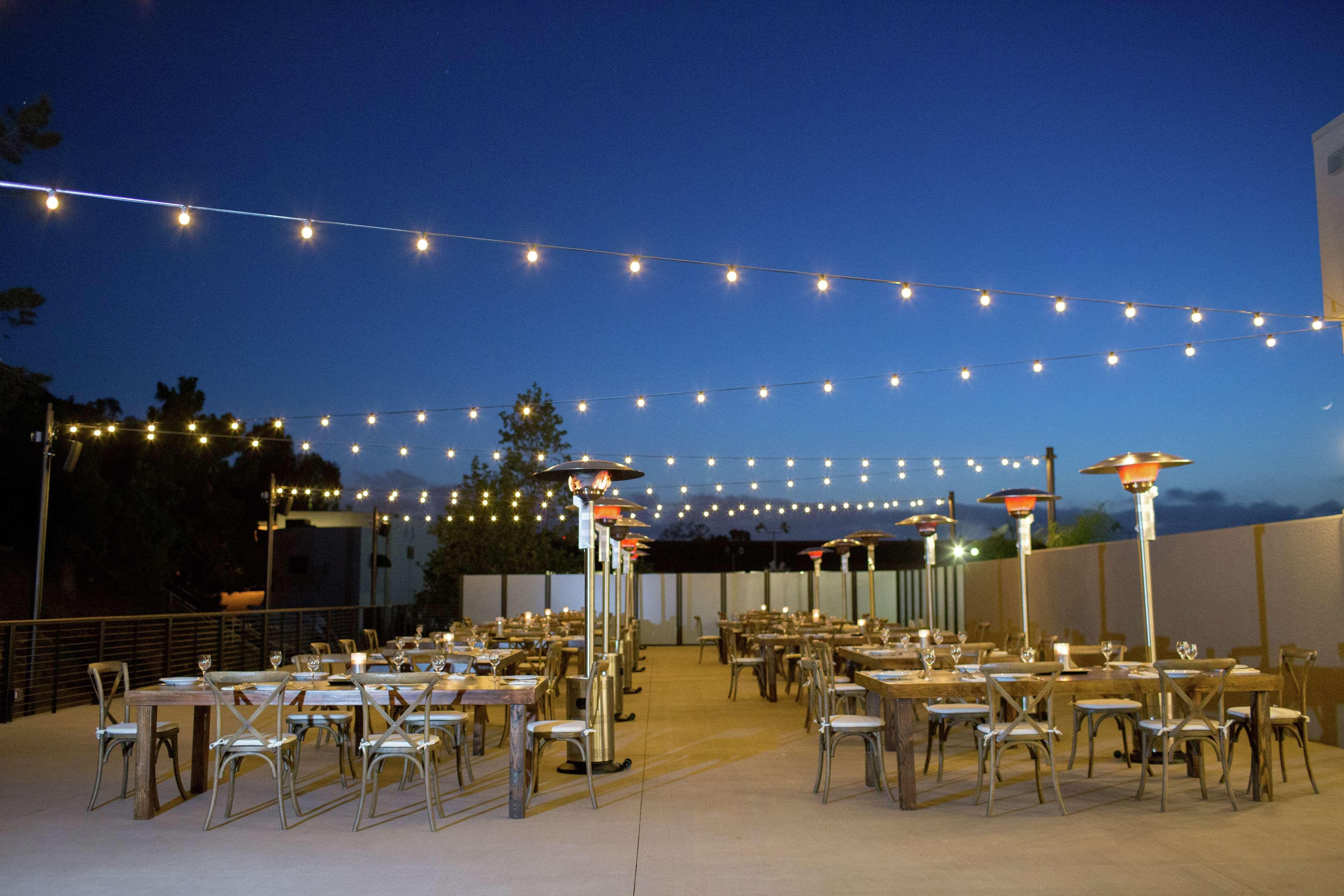 Hilton San Diego Mission Valley Exterior photo