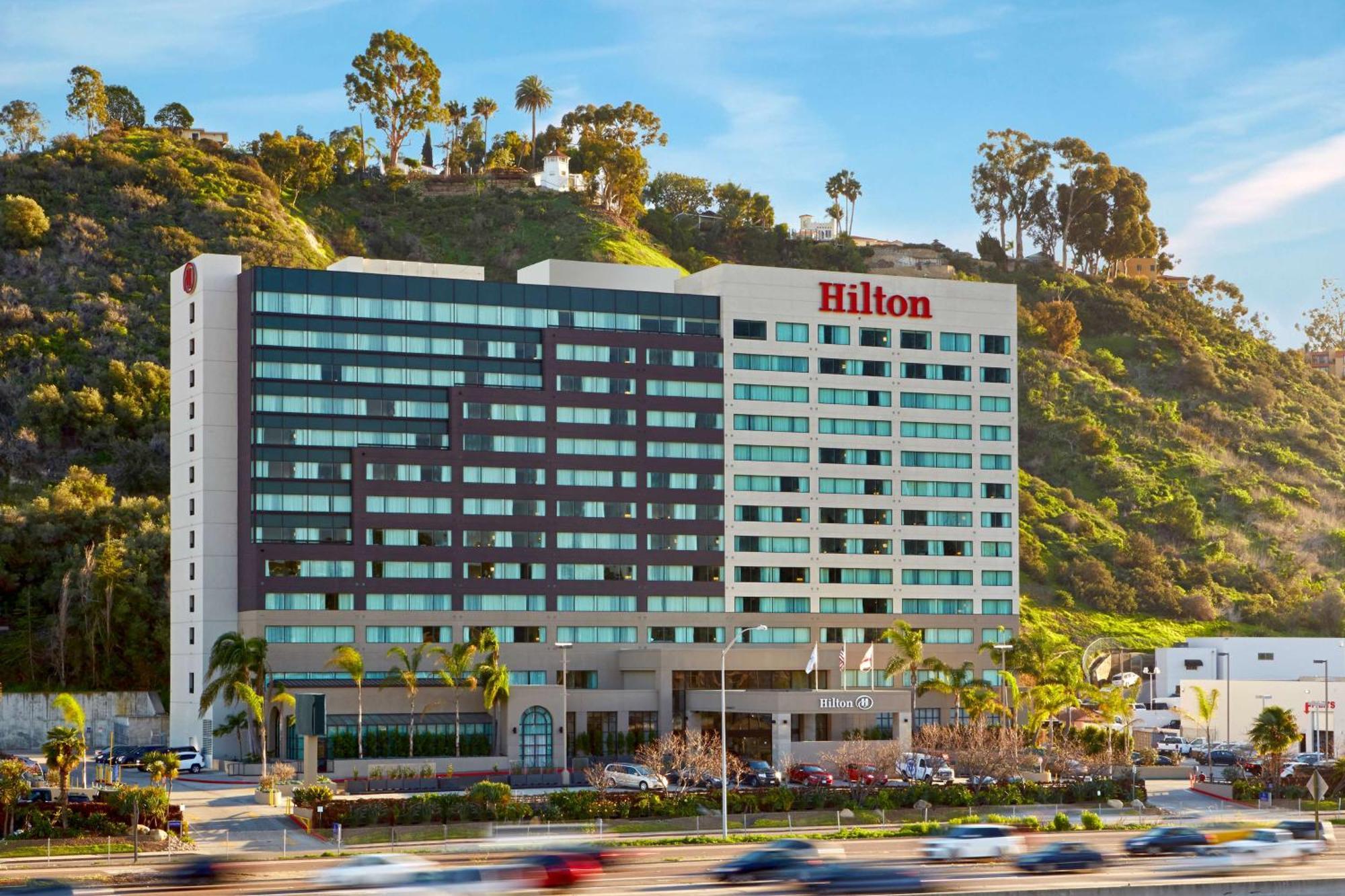 Hilton San Diego Mission Valley Exterior photo