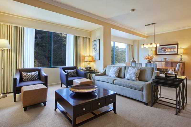 Hilton San Diego Mission Valley Room photo